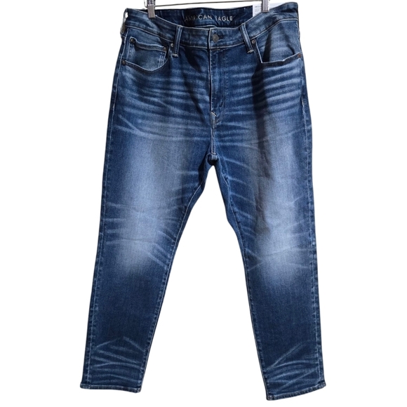 American Eagel Men's Airflex + Blue Jeans - Picture 2 of 6